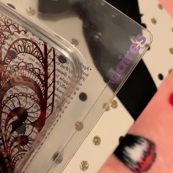 NWT! iPhone XR Case - Picture 5 of 7